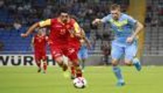 مونتنيجرو تصعق كازاخستان وتتمسك بالوصافة