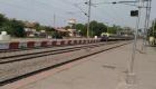 هندية تقفز من القطار هربا من التحرش