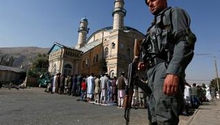 أحد أفراد الشرطة الأفغانية