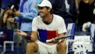 ايسنر يتجه لكرة القدم بعد خروجه من بطولة أمريكا للتنس