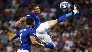 بيلوتي: لاعبو إسبانيا من كوكب آخر