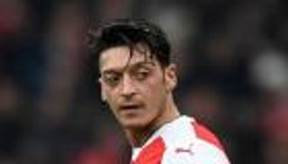 أوزيل يرد على الانتقادات برسالة قوية