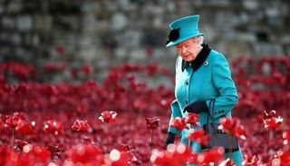 الملكة "إليزابيث"