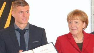 ميركل وكروس