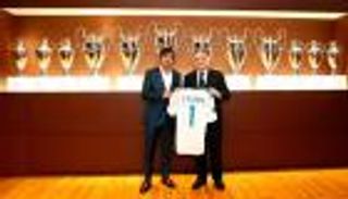 بيريز: فرناندو ألونسو عبقري يجسد قيم ريال مدريد