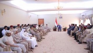 ابن دغر خلال اللقاء