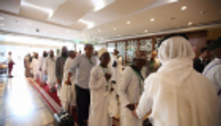 ضيوف خادم الحرمين ينهون مناسك حجهم