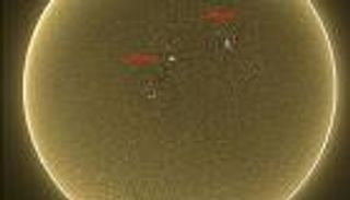 الأرض تتعرض لرياح شمسية قريبا