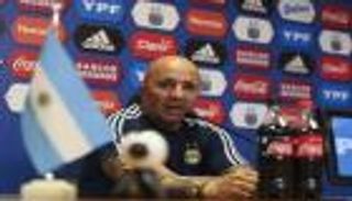 مدرب الأرجنتين: من الصعب عدم الاعتماد على ميسي