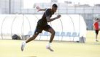 إضراب ديمبلي مع دورتموند يؤخر انطلاقته في برشلونة