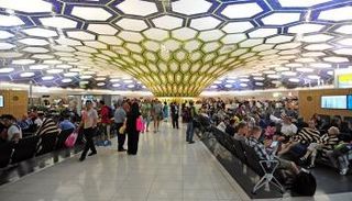 مطار أبوظبي- أرشيف