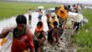 فرار 35 ألفاً من الروهينجا إلى بنجلاديش خلال 24 ساعة