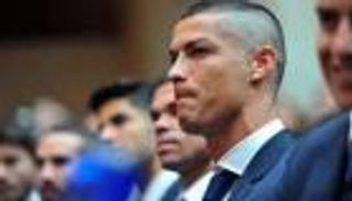 المحكمة تستدعي وكيل رونالدو في قضية التهرب الضريبي