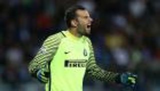 إنتر ميلان يحدد 3 أسماء لخلافة هاندانوفيتش