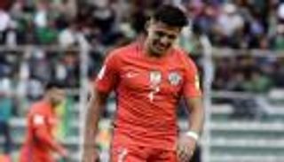 جماهير تشيلي تطالب سانشيز بالانفصال عن صديقته