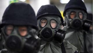 شرطة كوريا الجنوبية بأقنعة الغاز