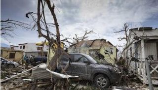 جانب من آثار إعصار إرما