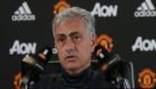 مورينيو يفسر رفض يونايتد إغلاق السوق الإنجليزية مبكرا