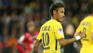 نيمار يتخذ باريس "محطة" للانتقال للريال