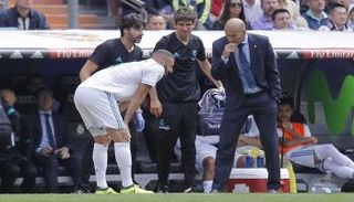 إصابة بنزيمة تضع زيدان في ورطة