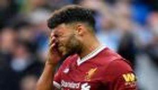 "نحس" مباراة تشامبرلين الأولى يضرب ليفربول