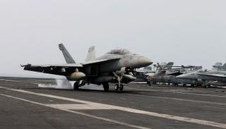 مقاتلات "إف 15" - رويترز