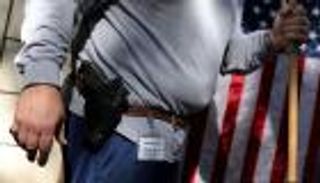 مسلحو فلوريدا "المجانين" يحاولون قتل إعصار إرما