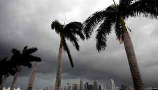 رياح إرما تأتي بما لا يشتهي ترامب