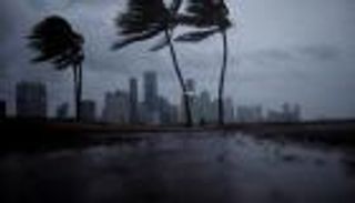 فلوريدا تبدو كمدينة أشباح مع مرور إرما