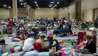 رياح إرما العاتية تقترب من فلوريدا مهددة بالدمار