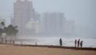 إقبال على ملاهي ديزني بفلوريدا رغم اقتراب إرما