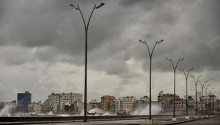 جانب من آثار إعصار