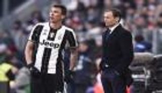 ماندجوكيتش يورط أليجري قبل مواجهة برشلونة