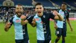 "زيزو الجزائر" مرشح لجائزة لاعب الشهر في فرنسا