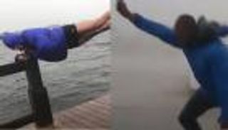 بالفيديو.. مراسلو الأرصاد "يطيرون" وسط إعصار إرما