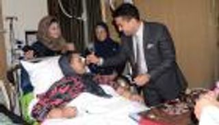 بالصور.. أسمن امرأة في العالم تحتفل بعيد ميلادها