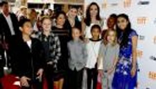 بالصور.. أنجلينا وأطفالها يخطفون أضواء مهرجان تورنتو