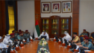 سيف بن زايد يشهد اجتماعاً لمجلس"السعادة والإيجابية"