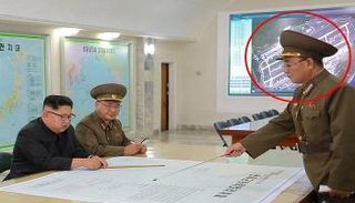 كيم جونج أون ومساعدوه