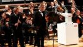 لأول مرة.. روبوت يقود الأوركسترا خلف بوتشيلي في إيطاليا