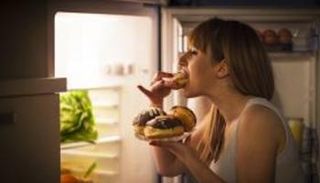 متي يجب تناول الطعام أو التوقف عنه؟