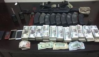 مضبوطات كانت بحوزة الإرهابيين