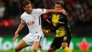 جوتسه يستعين بطبيب أسنان بعد إصابته أمام توتنهام