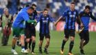 أتالانتا يكرم ضيافة إيفرتون بثلاثية 