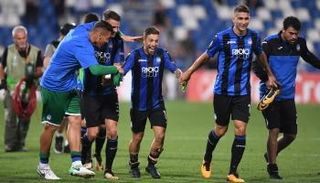 أتالانتا يكرم ضيافة إيفرتون بثلاثية 