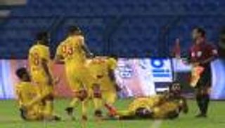 ركلة ركنية ماكرة تمنح القادسية فوزا مثيرا في آخر ثانية