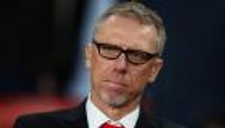 مدرب كولن يرفض التعليق على شغب جماهيره أمام أرسنال