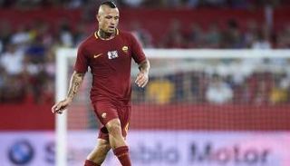 ناينجولان يوضح موقف لاعبي روما من دي فرانشيسكو 