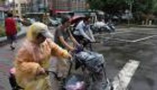 إعصار تاليم يستبق وصوله جنوب اليابان بأمطار غزيرة