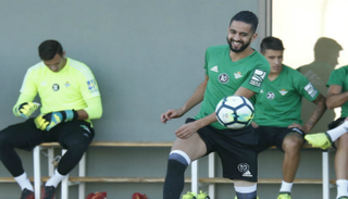 اهتمام إسباني بعودة بودبوز للملاعب